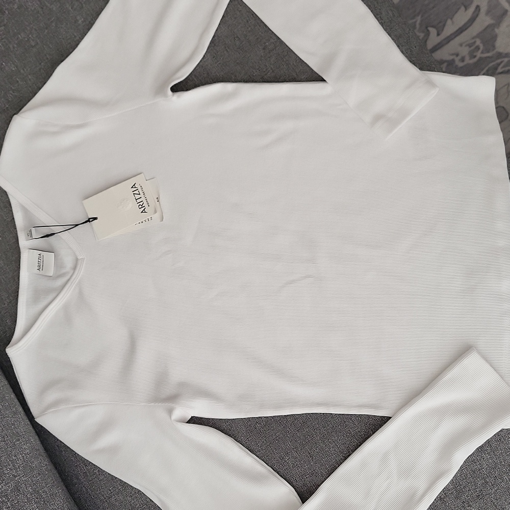 NWT Aritzia High V Homestretch Long Sleeve Rib Tee M